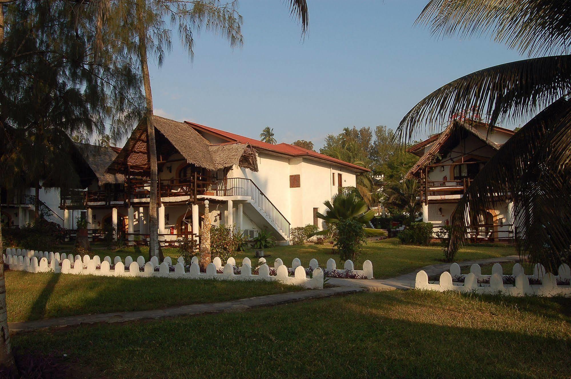 Resort Zanzibar Beach Resort 3*